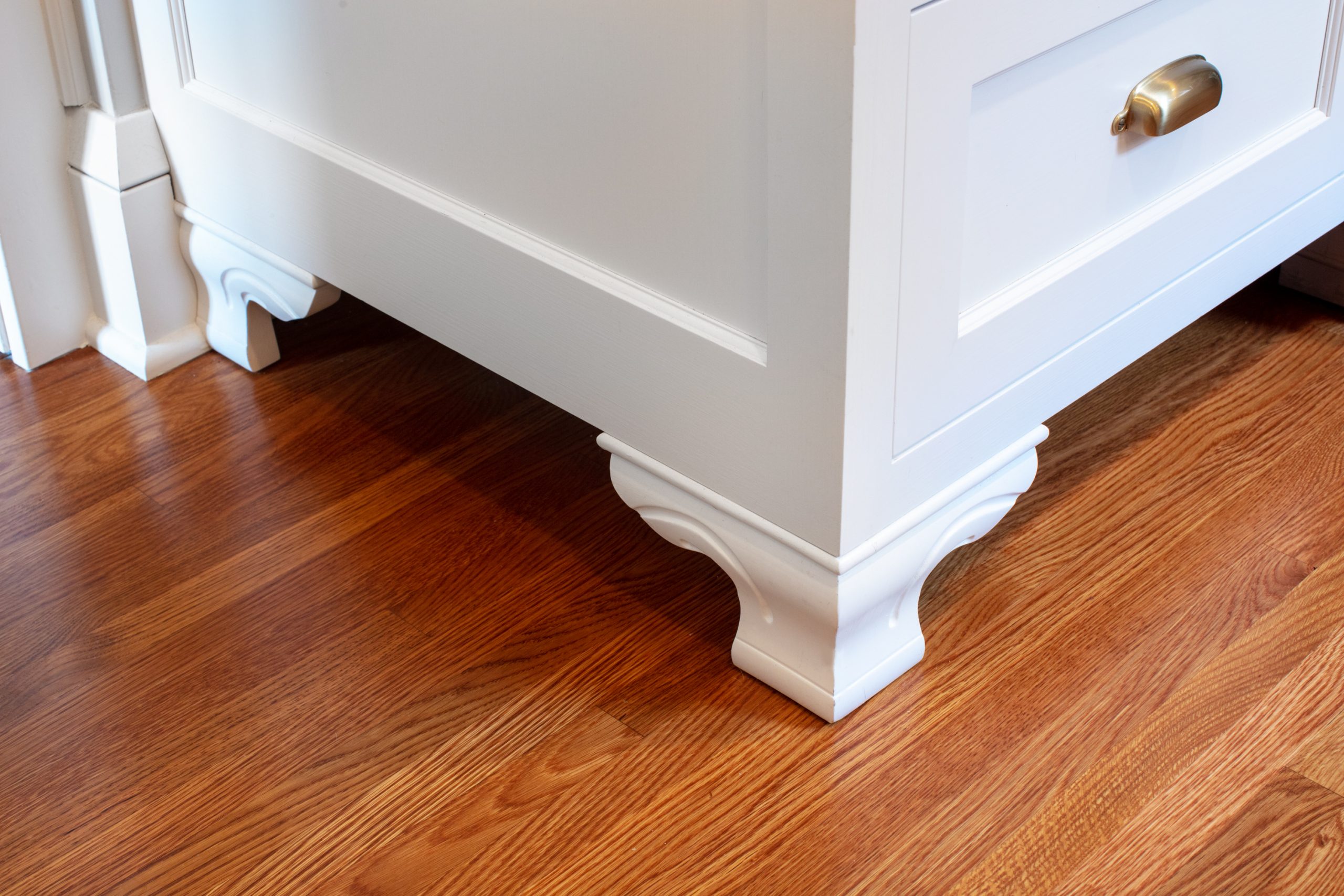 Cabinet foot detail